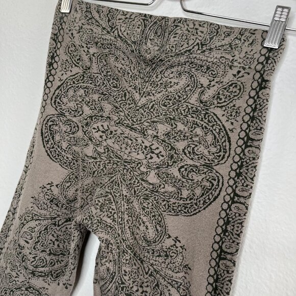 Free People Rare Boho Paisley Print Olive Green Knit Leggings Size XS - Picture 7 of 11